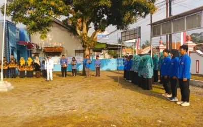 Mahasiswa KKN UMP Ikut Sukseskan Upacara 17 Agustus di Desa Slarang